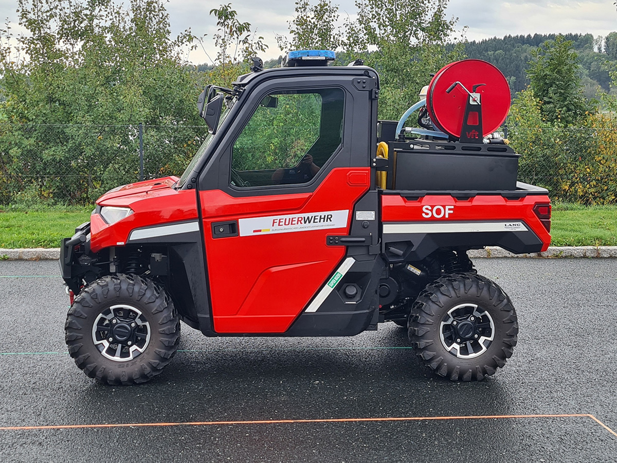 UTV Feuerwehrauto mit Technik