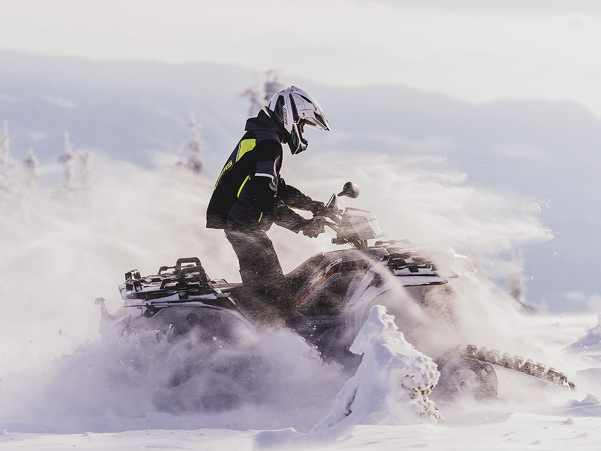 Wintereinsatz ATV Raupenfahrwerk Schnee