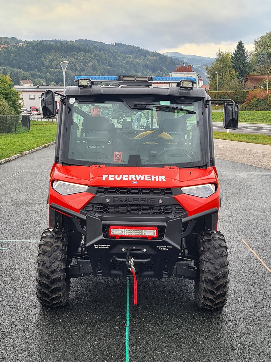 UTV Feuerwehrauto mit Technik